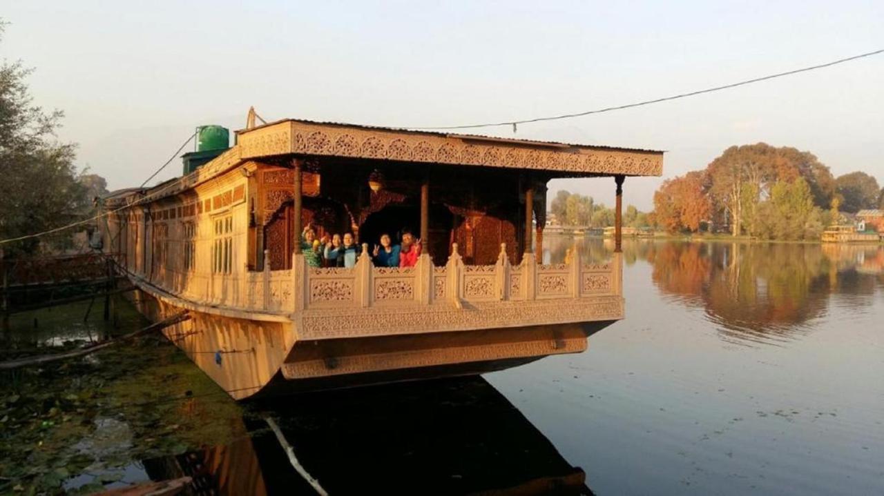 Wangnoo Heritage Houseboats Hotel Srīnagar Екстериор снимка