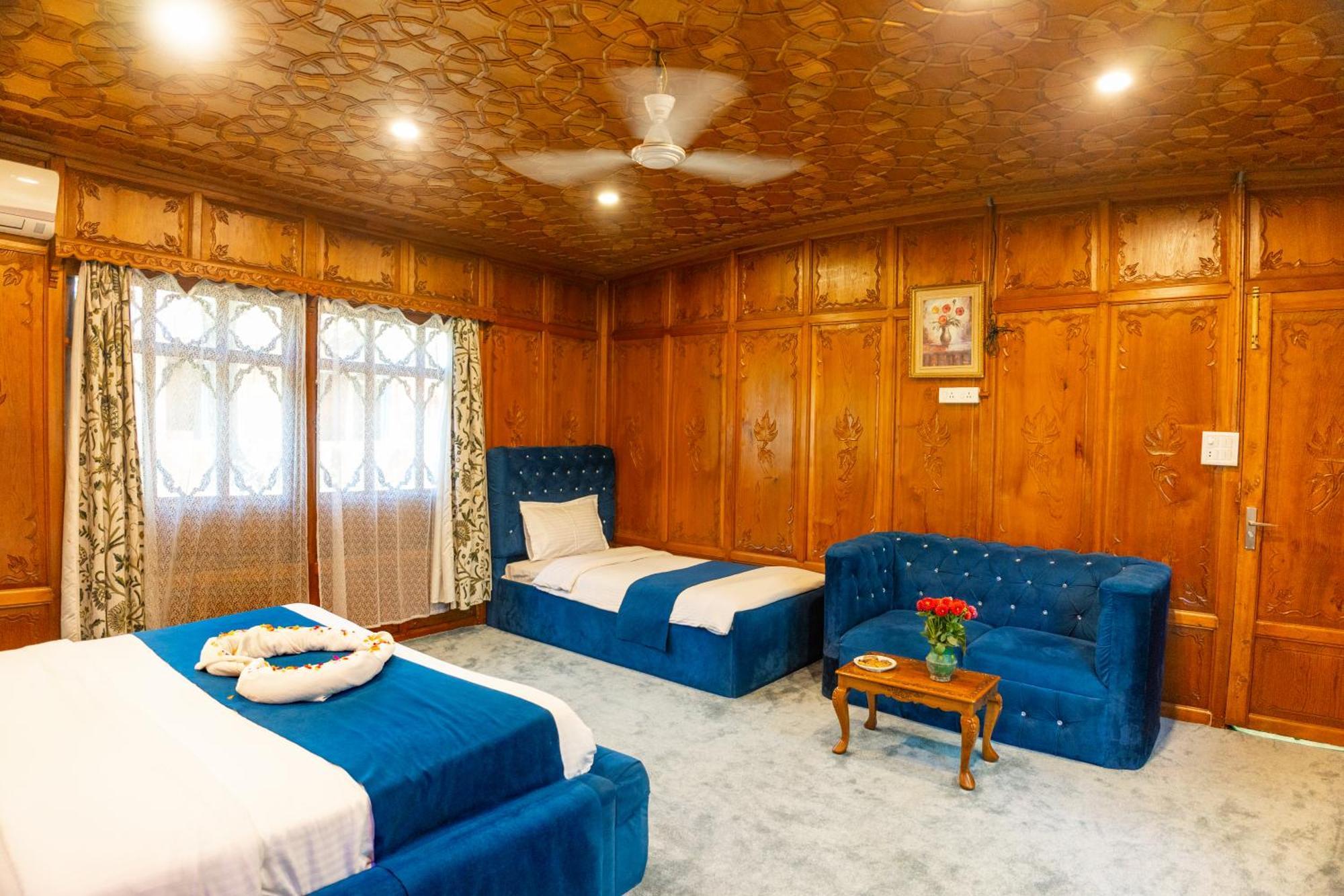 Wangnoo Heritage Houseboats Hotel Srīnagar Екстериор снимка