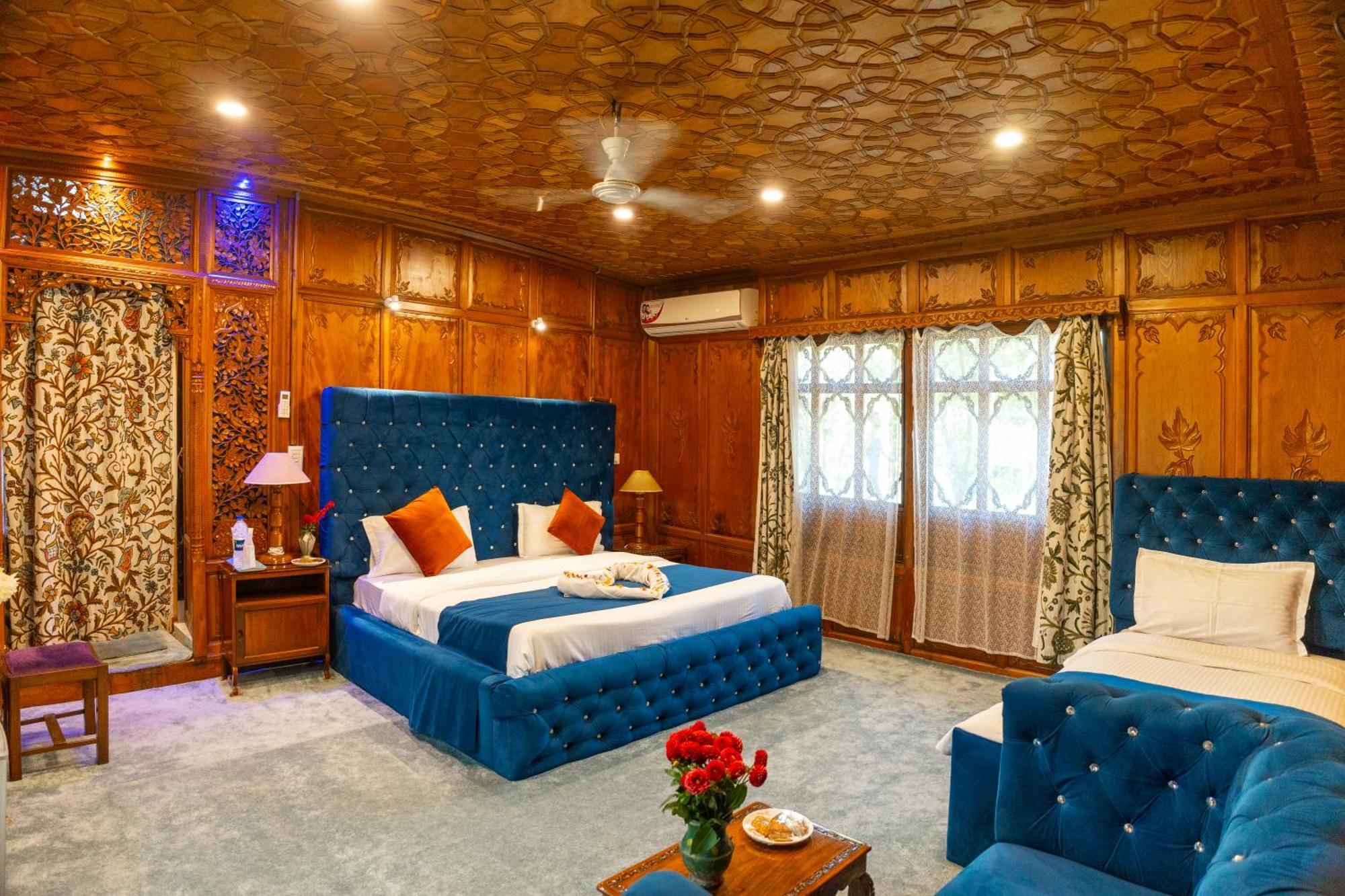 Wangnoo Heritage Houseboats Hotel Srīnagar Екстериор снимка