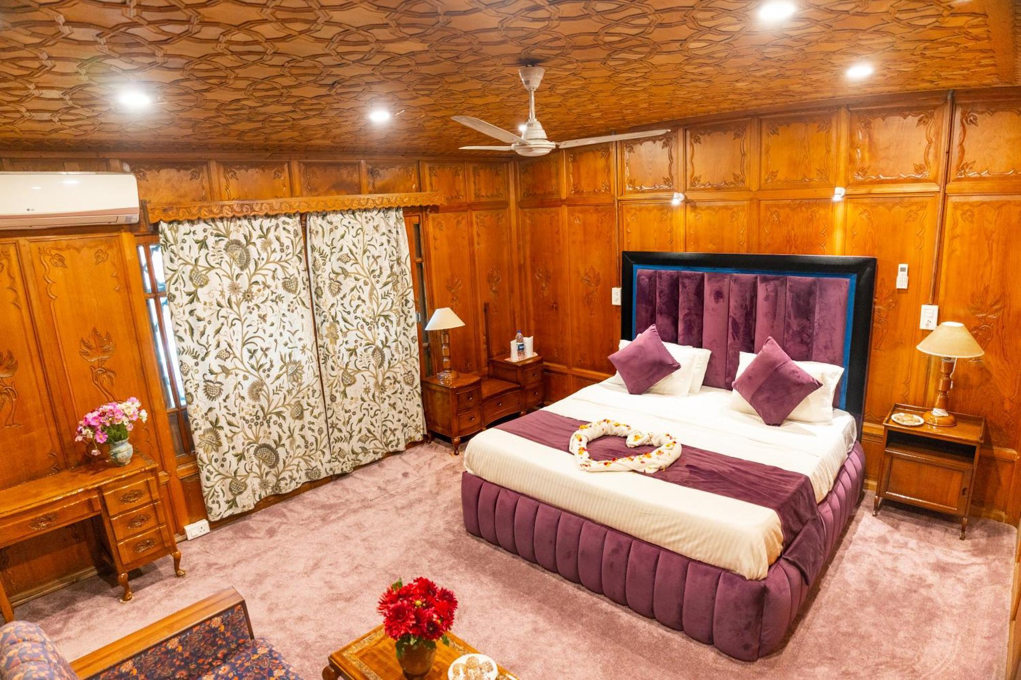 Wangnoo Heritage Houseboats Hotel Srīnagar Екстериор снимка